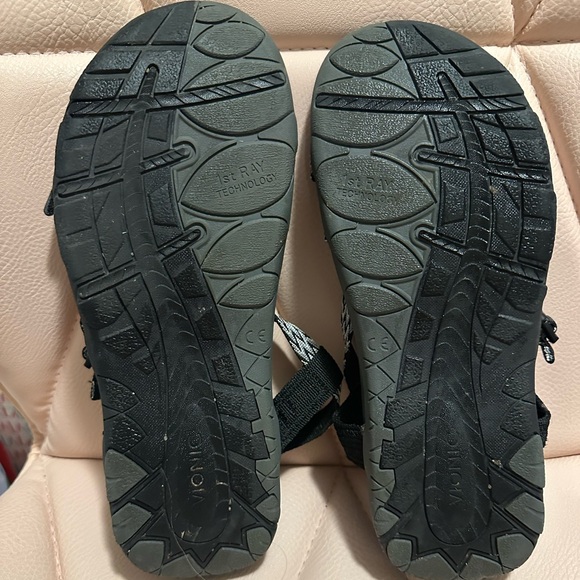 Vionic sandals - Picture 3 of 3